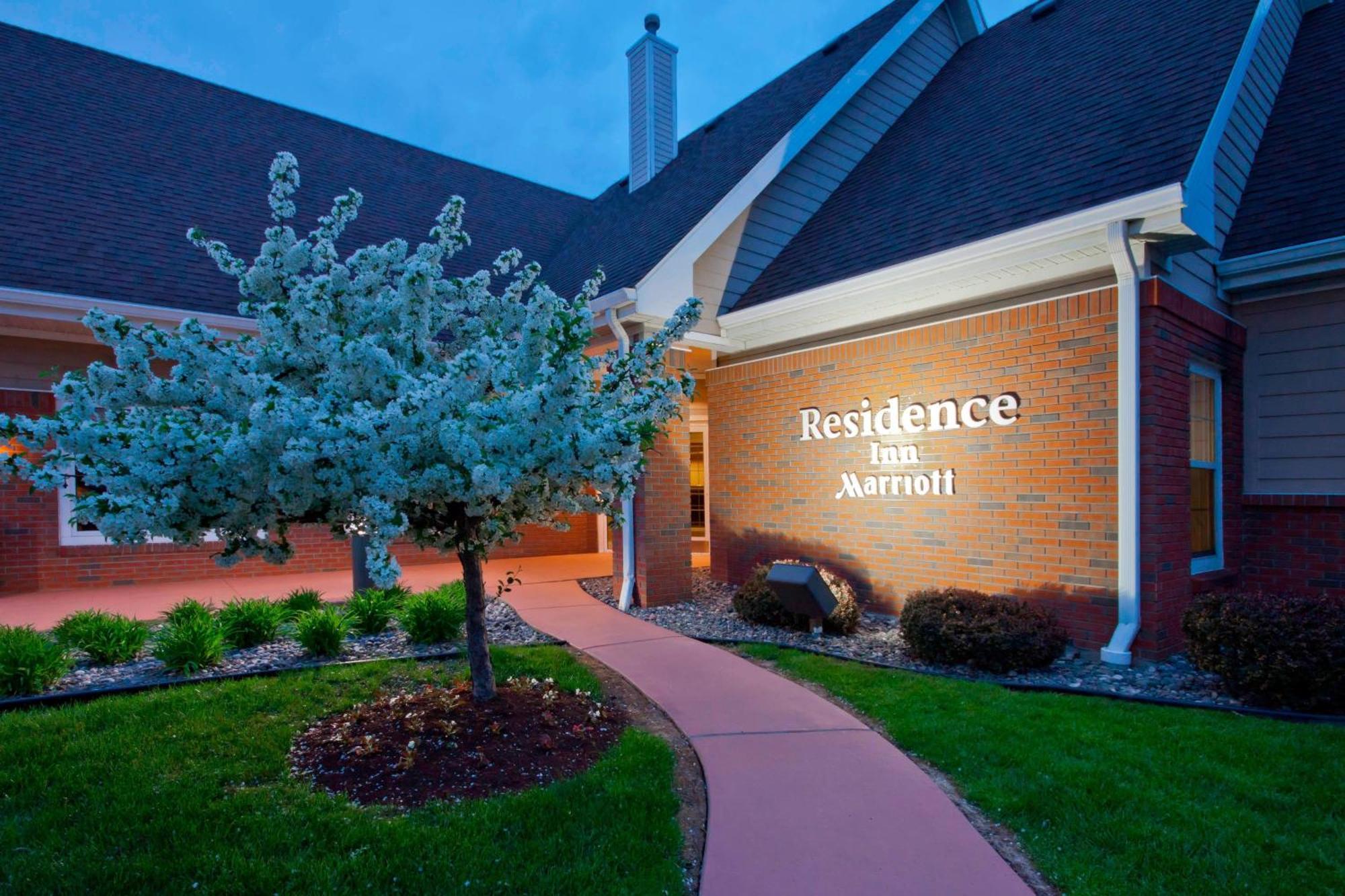 By Marriott Buffalo Galleria Mall Hotel 3*