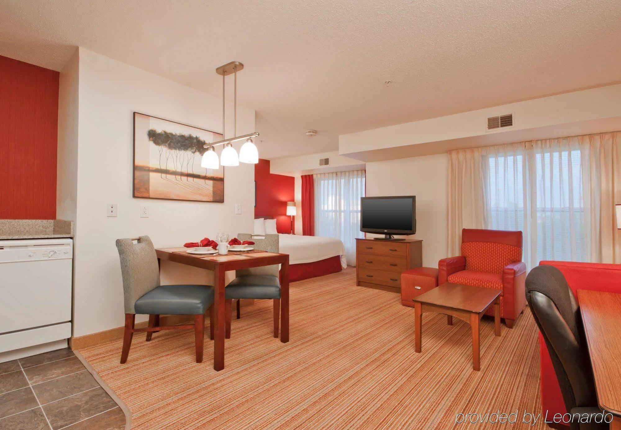 By Marriott Buffalo Galleria Mall Hotel