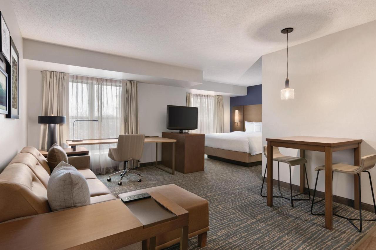 By Marriott Buffalo Galleria Mall Hotel