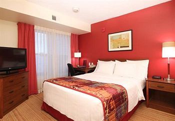 By Marriott Buffalo - Galleria Mall 3*