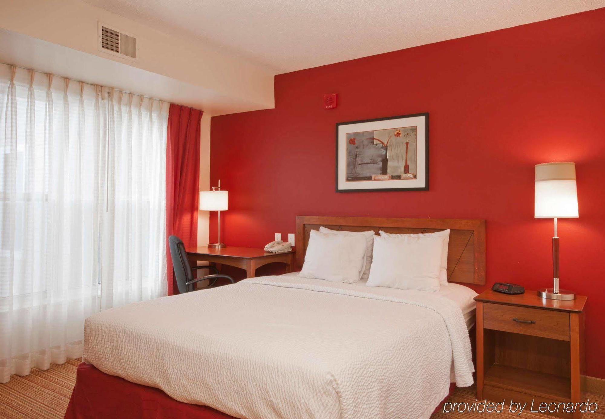 By Marriott Buffalo - Galleria Mall Hotel 3*