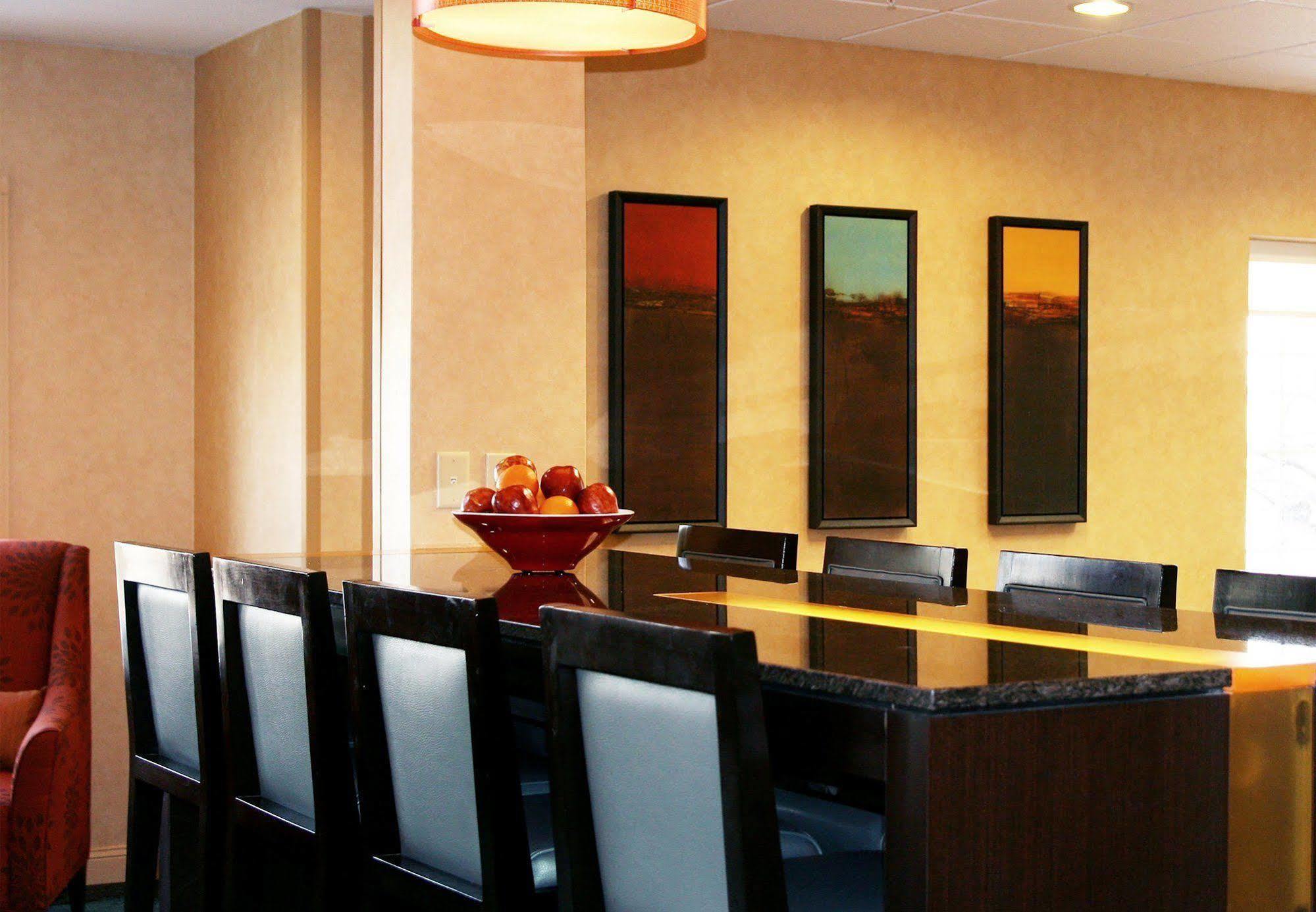 By Marriott Buffalo - Galleria Mall Hotel 3*
